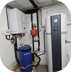 Installation de pompe à chaleur (air/eau) Installation de pompe à chaleur (air/eau)